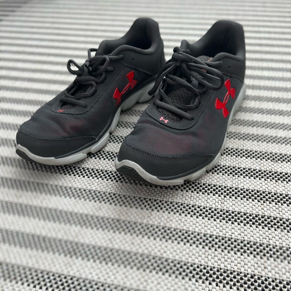 Under armour men shoes 10.5